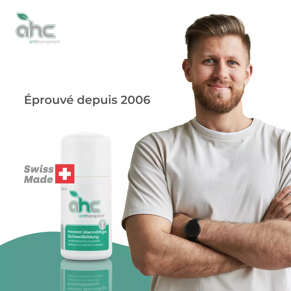 Homme souriant à côté du flacon sweatstop ahc antitranspirant Swiss Made, solution contre la transpiration excessive, éprouvé depuis 2006